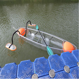 Le jour/nuit 2 pose le kayak acrylique clair, voient l'océan voyager le kayak